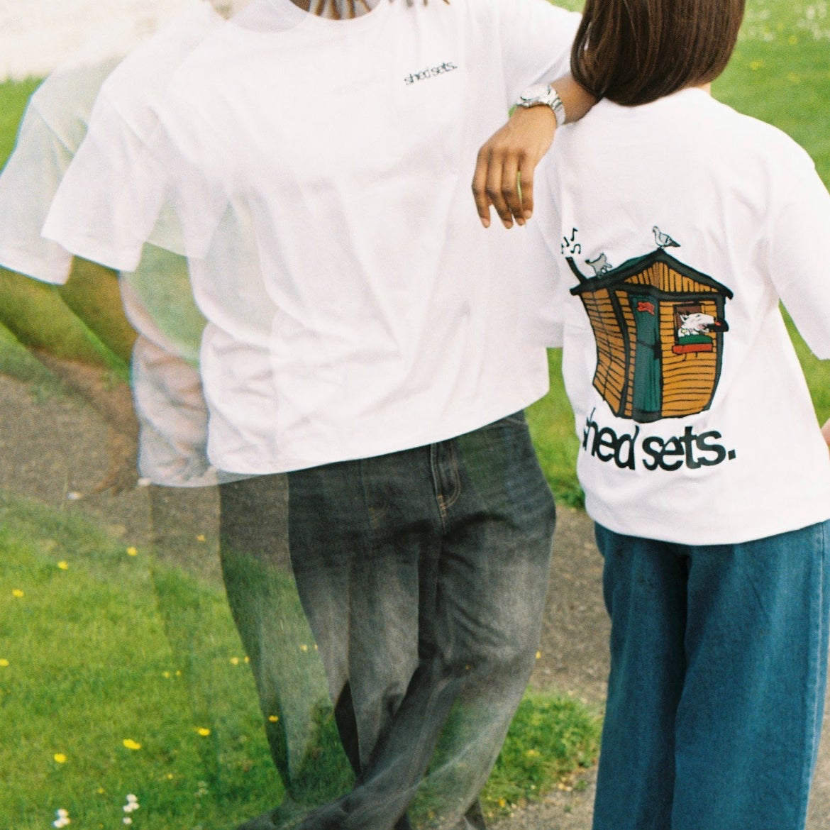 Shed Sets Graphic T-shirt (WHITE)